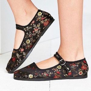 Urban Outfitters Chinese Slippers